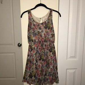 Sleeveless floral dress